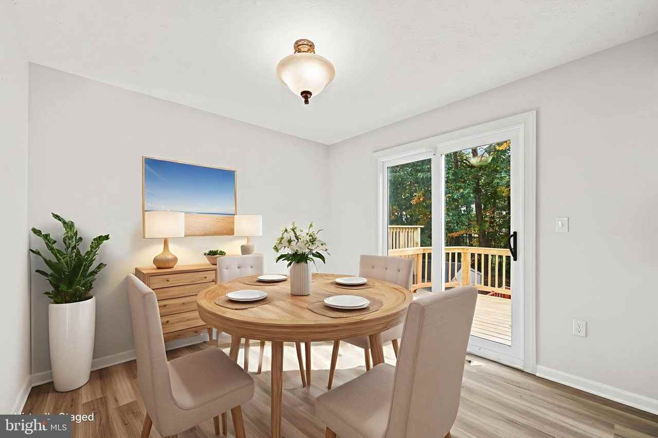 306 Kings Crest Dr - Photo 2 of 41