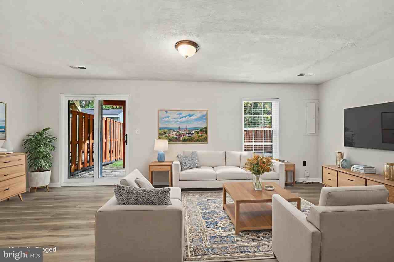 306 Kings Crest Dr - Photo 3 of 41