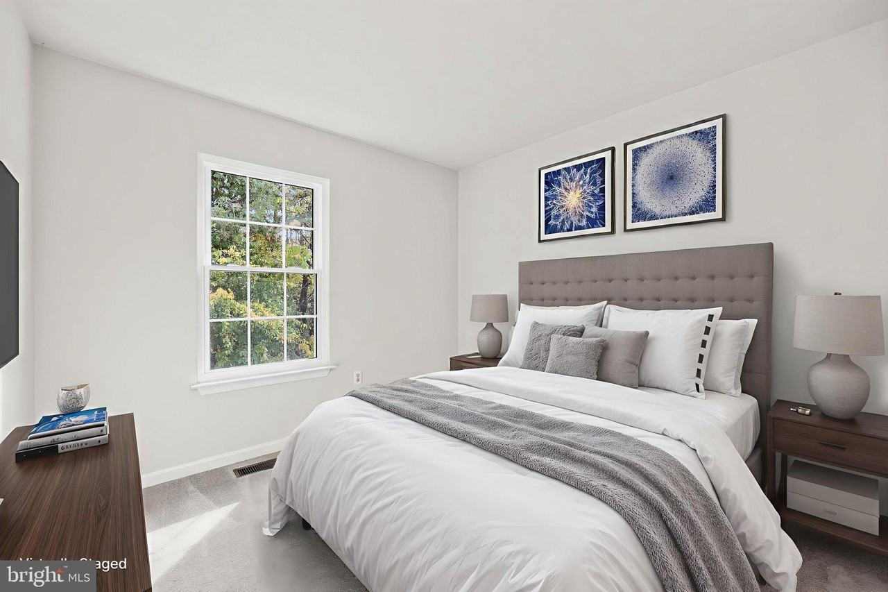 306 Kings Crest Dr - Photo 5 of 41