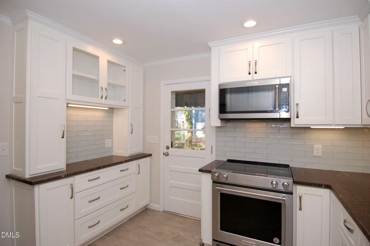 3407 Coleridge Dr - Photo 3 of 15