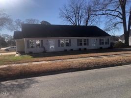 featured image of 601 W Anderson St