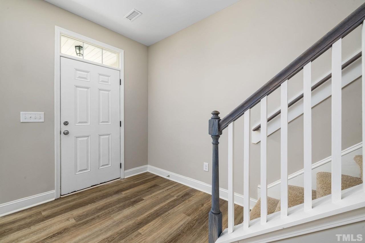 335 E Pine Ave - Photo 3 of 27