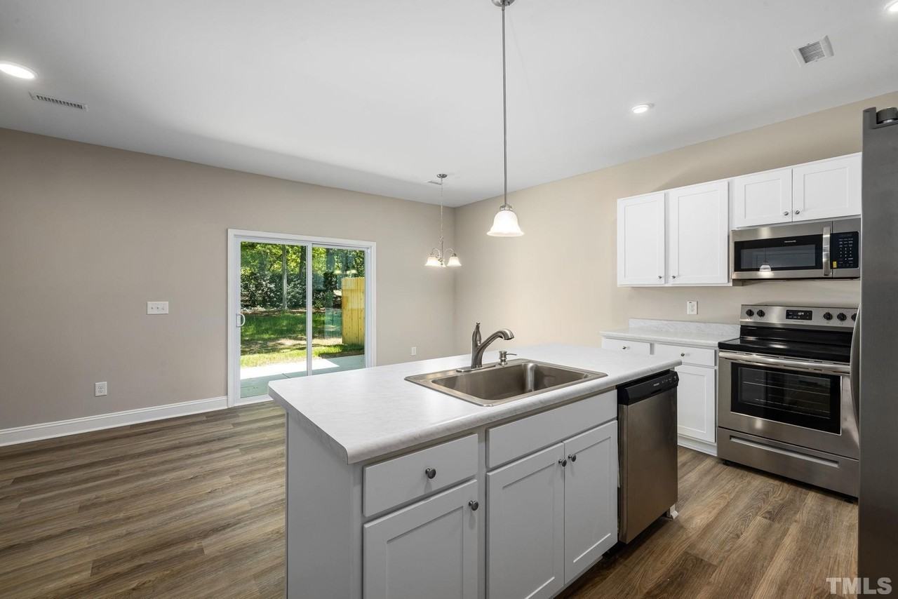 335 E Pine Ave - Photo 6 of 27