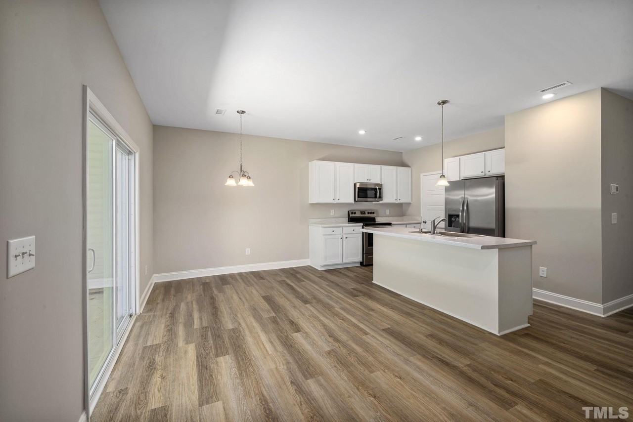 335 E Pine Ave - Photo 7 of 27