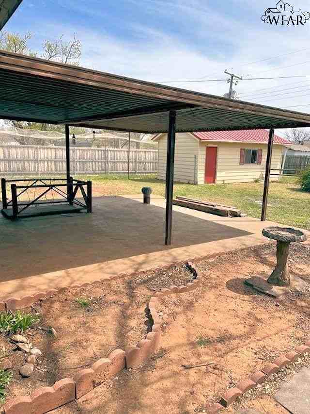 705 W Manes Ave - Photo 3 of 13