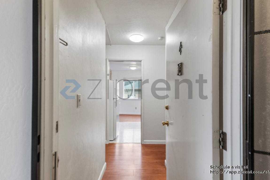 321 Athol Ave #4 - Photo 5 of 23