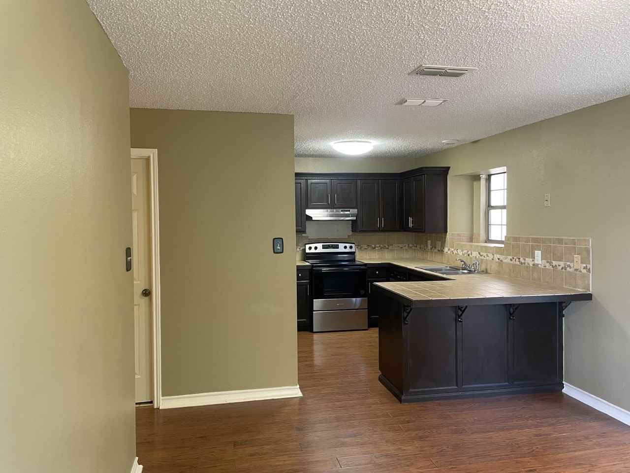 101 Martingale Apt 1-A - Photo 5 of 19