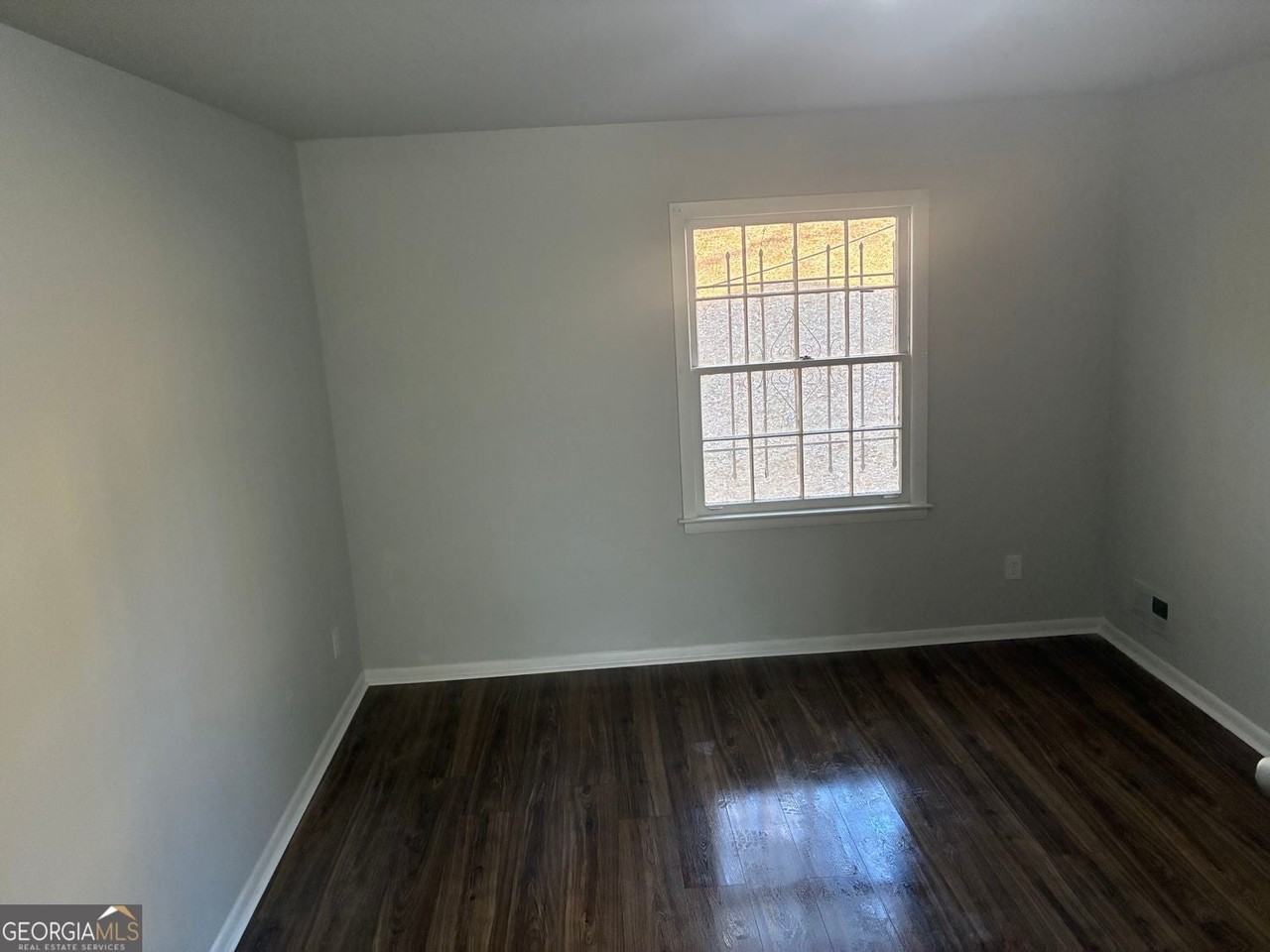 3992 Maplewood Dr - Photo 7 of 44