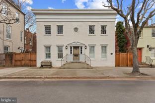 810 Queen St ##1 - Photo 1 of 1