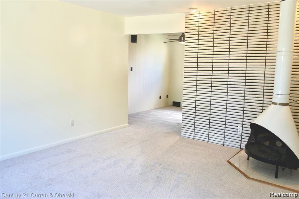 211 Arcola St - Photo 2 of 28