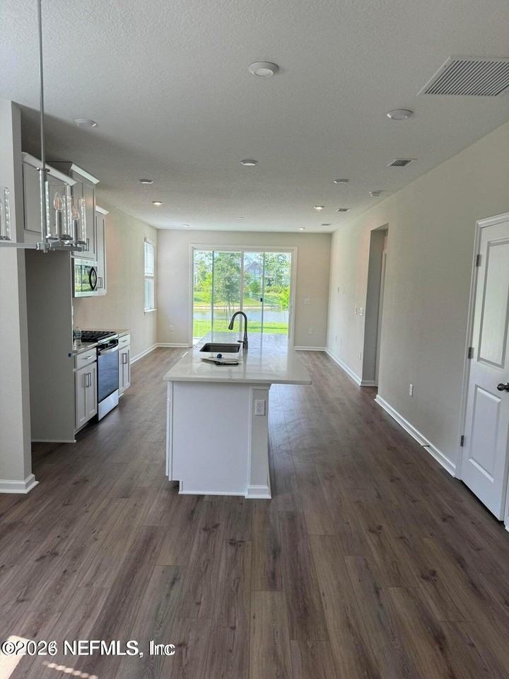 41 Spruce Hill Pt - Photo 3 of 18