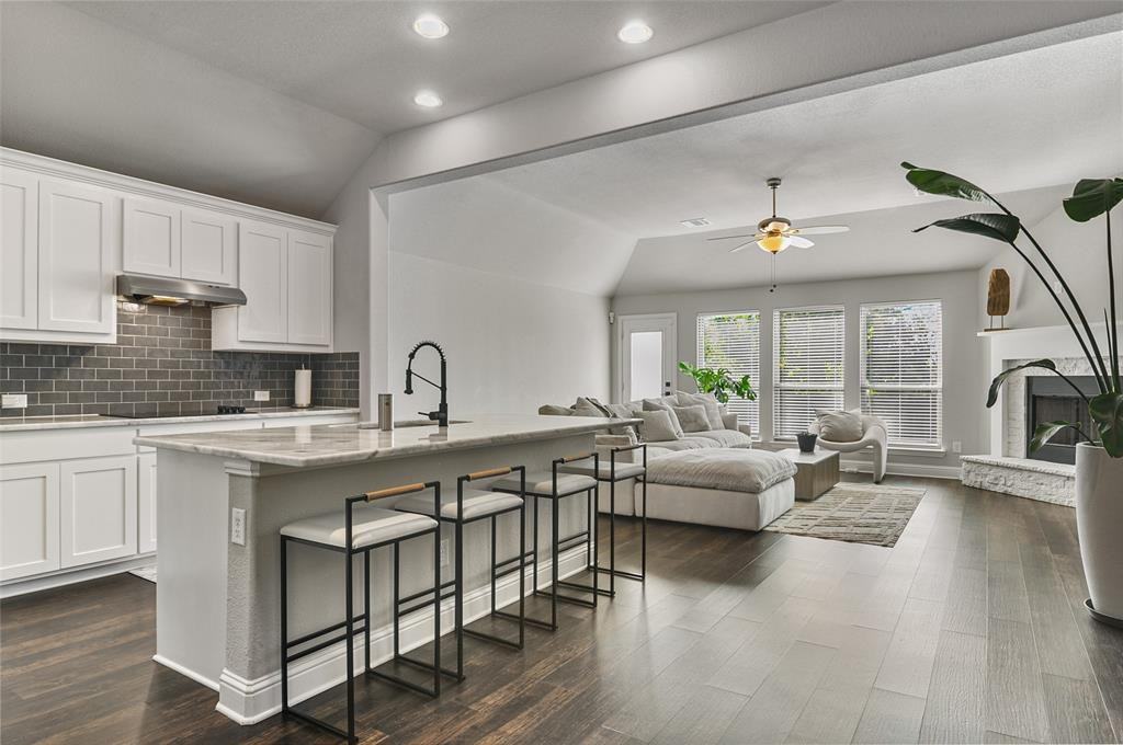 424 Molly Ln - Photo 5 of 30