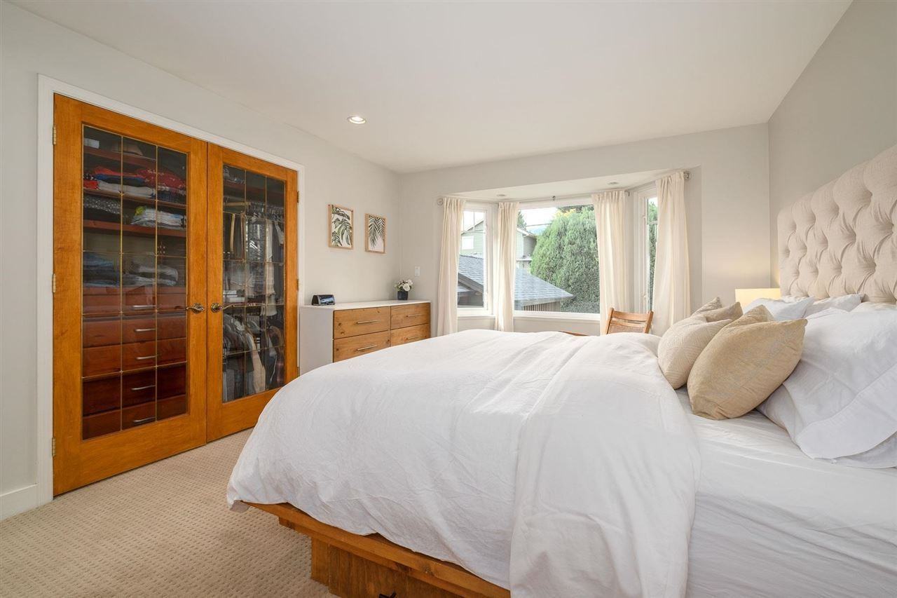 214 25th Street West - Photo 5 of 11