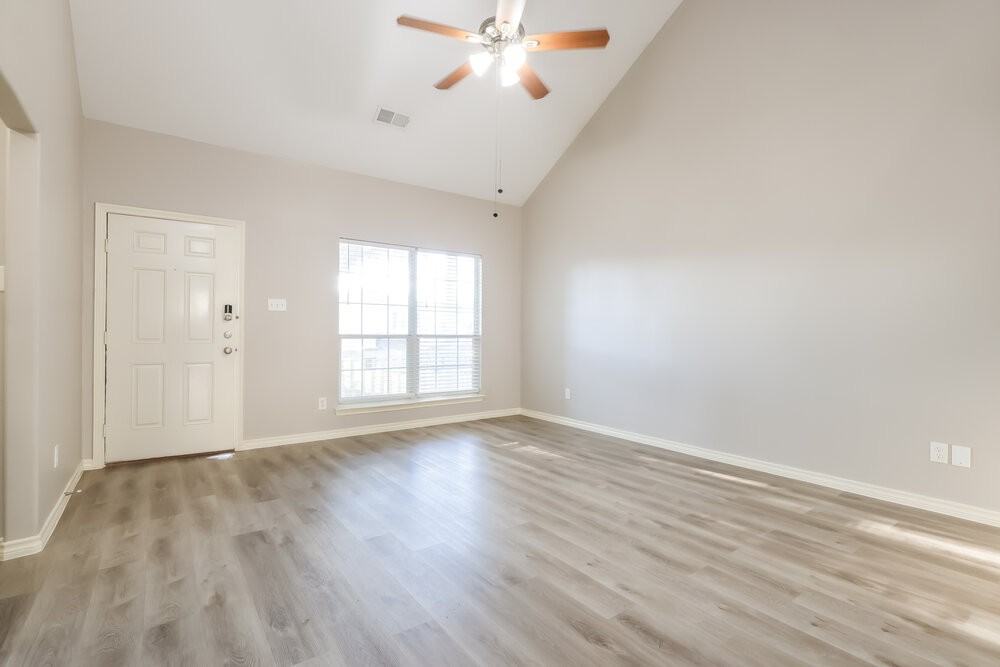 10110 Berrybriar Ln - Photo 5 of 17