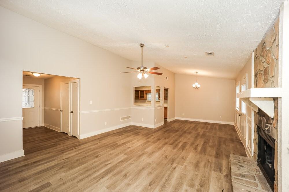 9453 Forest Knoll Dr - Photo 4 of 16