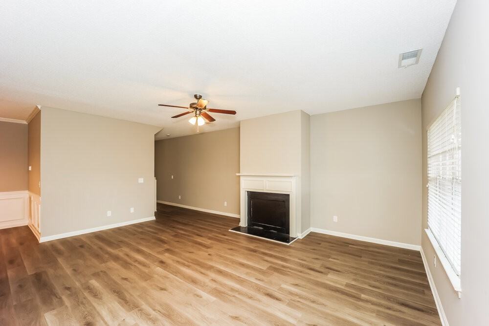 171 Stillwood Dr - Photo 4 of 17