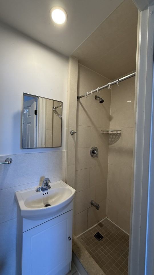 Beverley St & Baldwin St - Photo 2 of 8