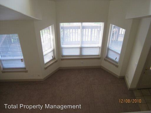 3979 NE Johns Ave - Photo 3 of 11