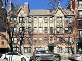 featured image of 536 W Arlington Pl #211