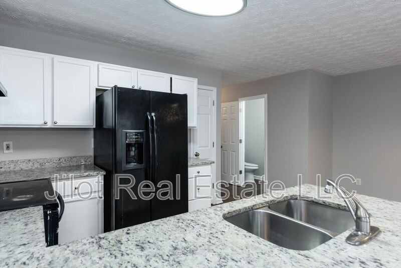 218 Matthew Ln - Photo 4 of 32