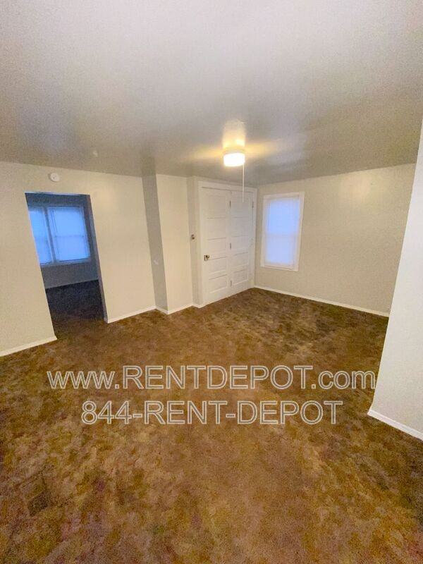 1231 E Illinois St - Photo 3 of 10