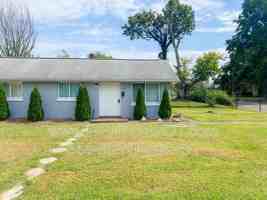 featured image of 1102 Washington Ave #D