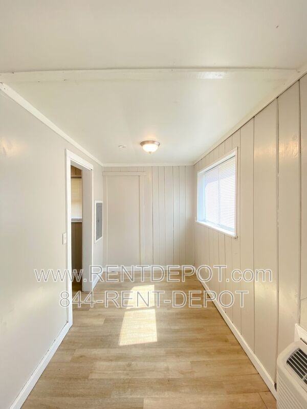 1102 Washington Ave #D - Photo 4 of 11