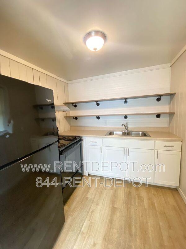 1102 Washington Ave #D - Photo 5 of 11