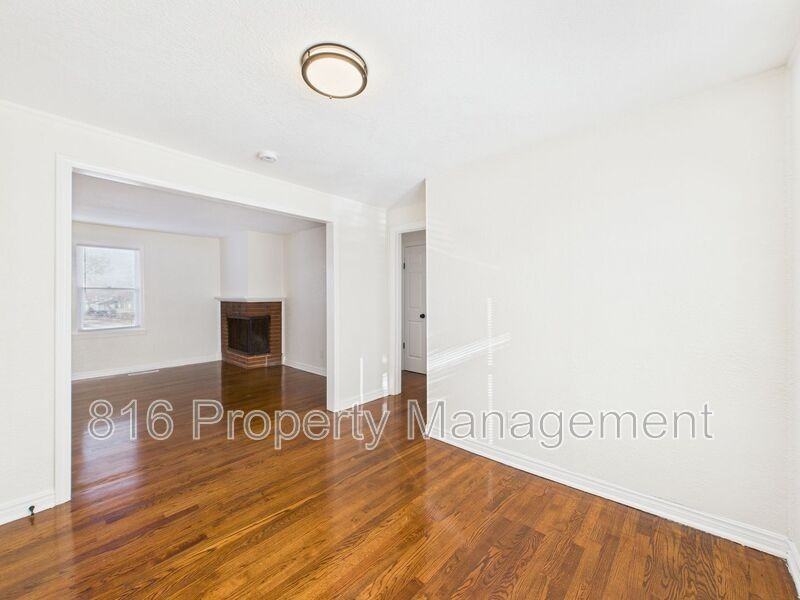 8203 E 53rd St - Photo 7 of 33