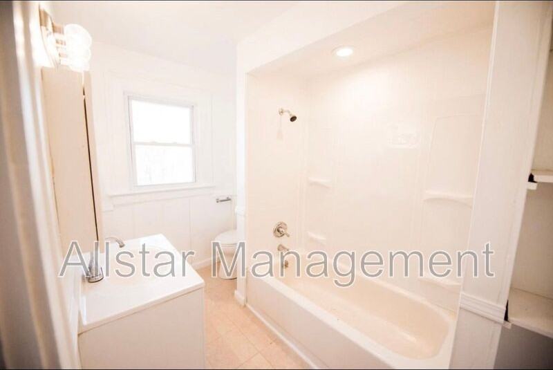 284 Gordon Dr - Photo 3 of 14