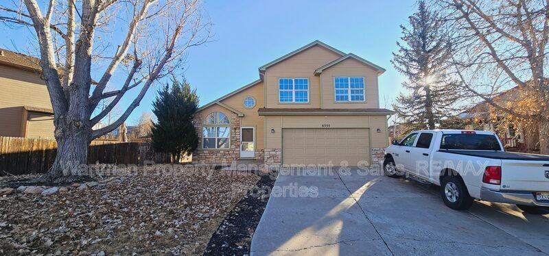 6555 Holt Dr - Photo 2 of 26