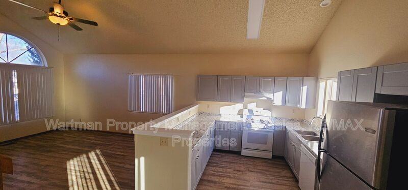 6555 Holt Dr - Photo 7 of 26