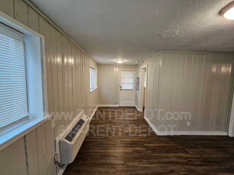 1100 Washington Ave #A - Photo 4 of 7