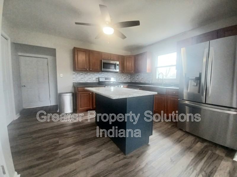 311 Maple St - Photo 3 of 10