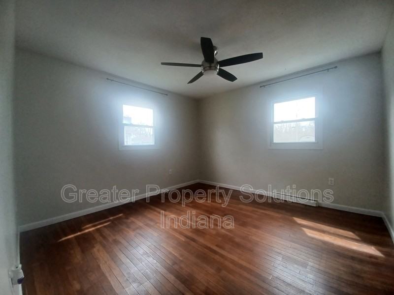 311 Maple St - Photo 5 of 10