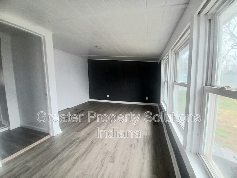 311 Maple St - Photo 6 of 10