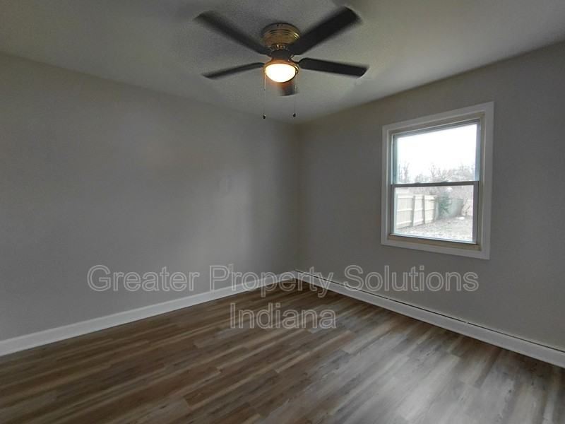 3445 163rd St - Photo 6 of 8