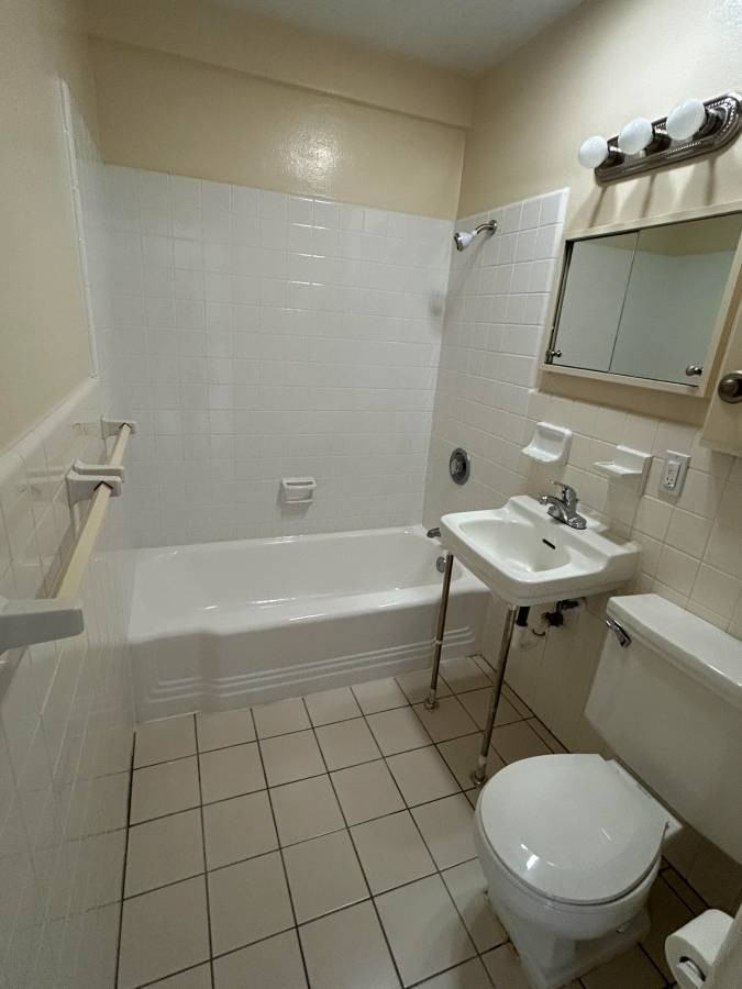 305 - Edgewood Place LP - Photo 5 of 40