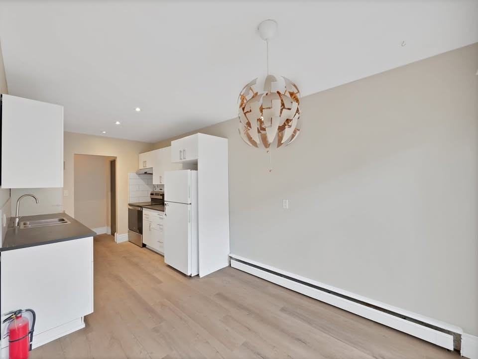 2623 King Street East #4 - Photo 5 of 24