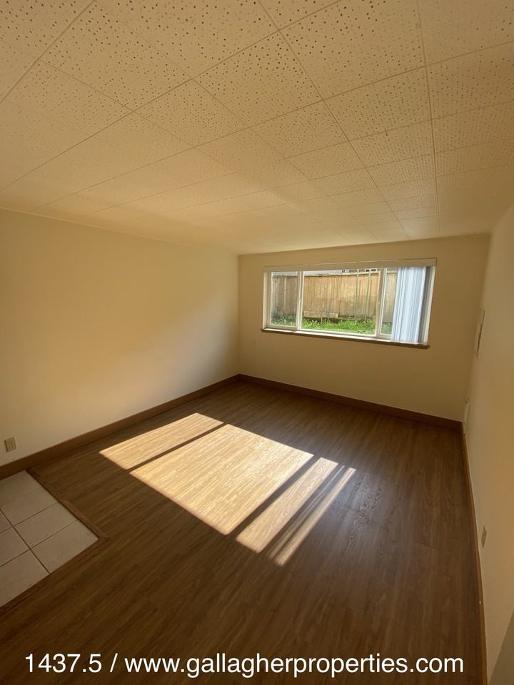 1431 (65th) - Photo 2 of 12