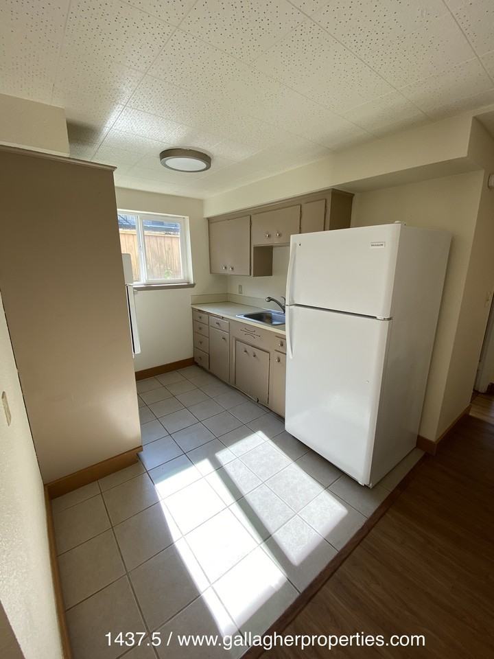 1431 (65th) - Photo 3 of 12