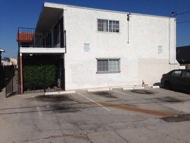 Estrella Avenue Villas - Photo 3 of 17