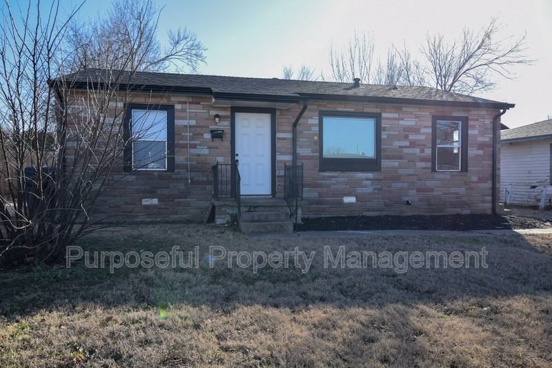 2924 Sw 51st St - Photo 2 of 31