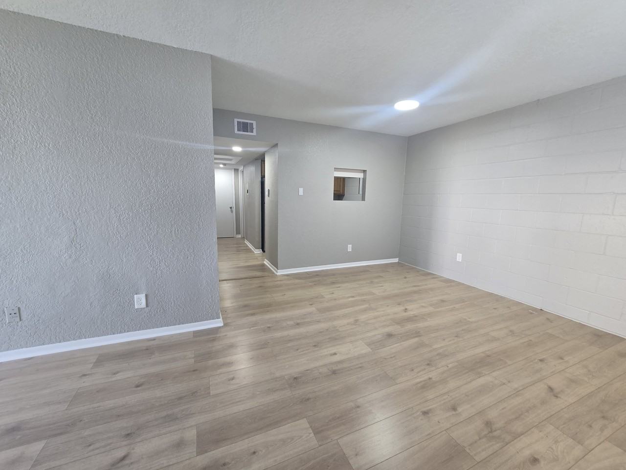 4217 Sealy Ave - Photo 2 of 9