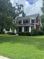 featured image of 136 Alumni Ave