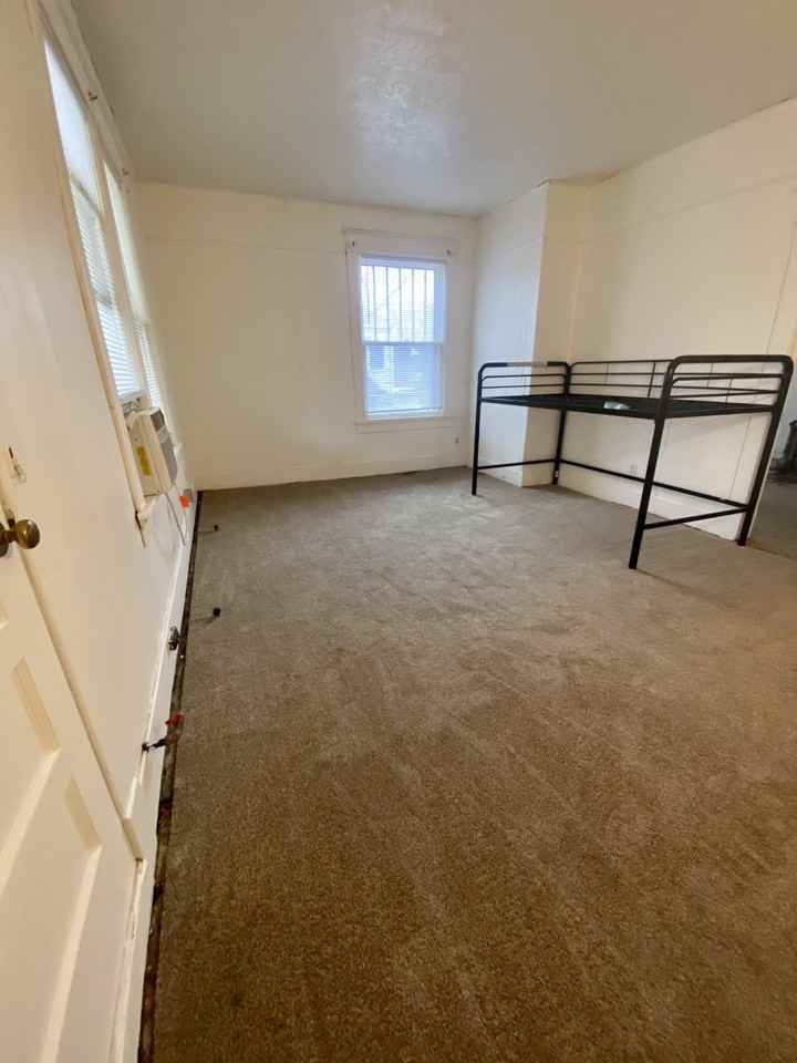 136 Alumni C - Photo 3 of 8