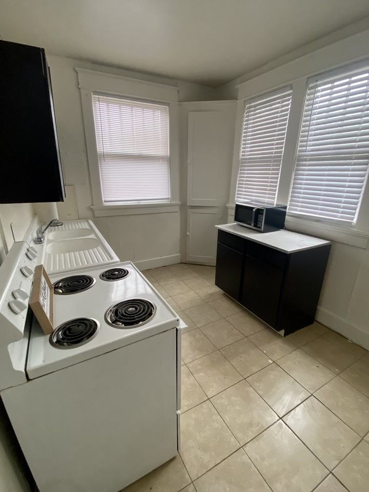 136 Alumni C - Photo 7 of 8