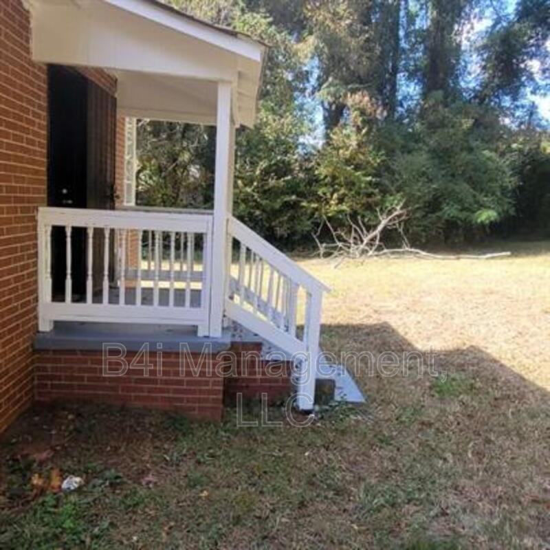 303 Butler St - Photo 5 of 14