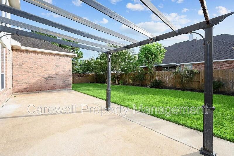 10907 Lombardia Ct - Photo 4 of 42