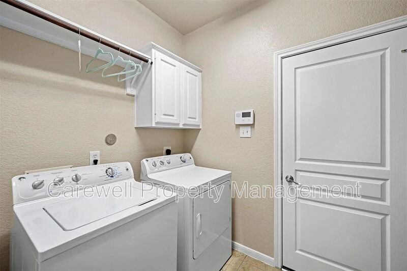 10907 Lombardia Ct - Photo 5 of 42